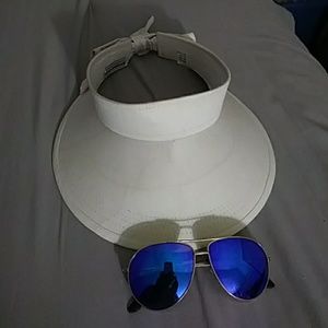 Assessory Lady Sun hat $25 OneSz + free $8 gift